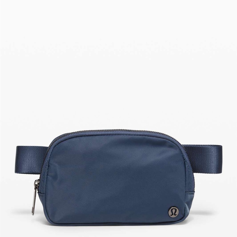 Lululemon Everywhere Belt Bag Iron Blue